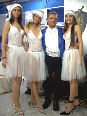 Con le concorrenti di Miss Dolceamaro